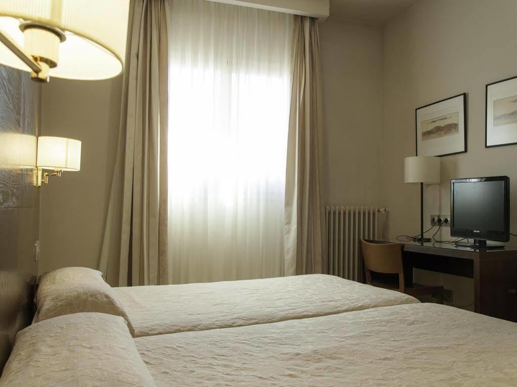 Ramon Berenguer IV Hotel Lleida Exterior photo
